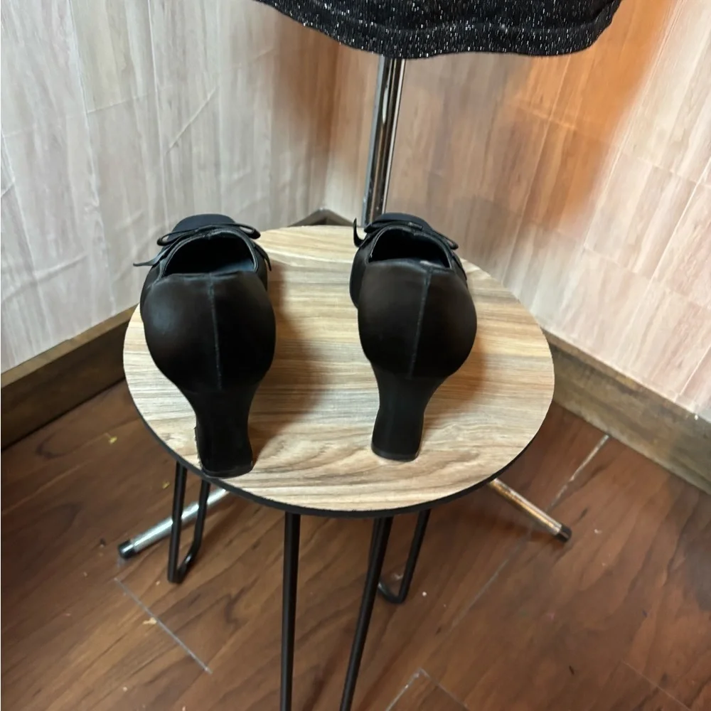 Karen Scott Black Velvet Bow Heels